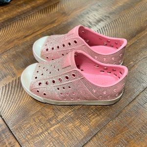 Native style skip one size 8